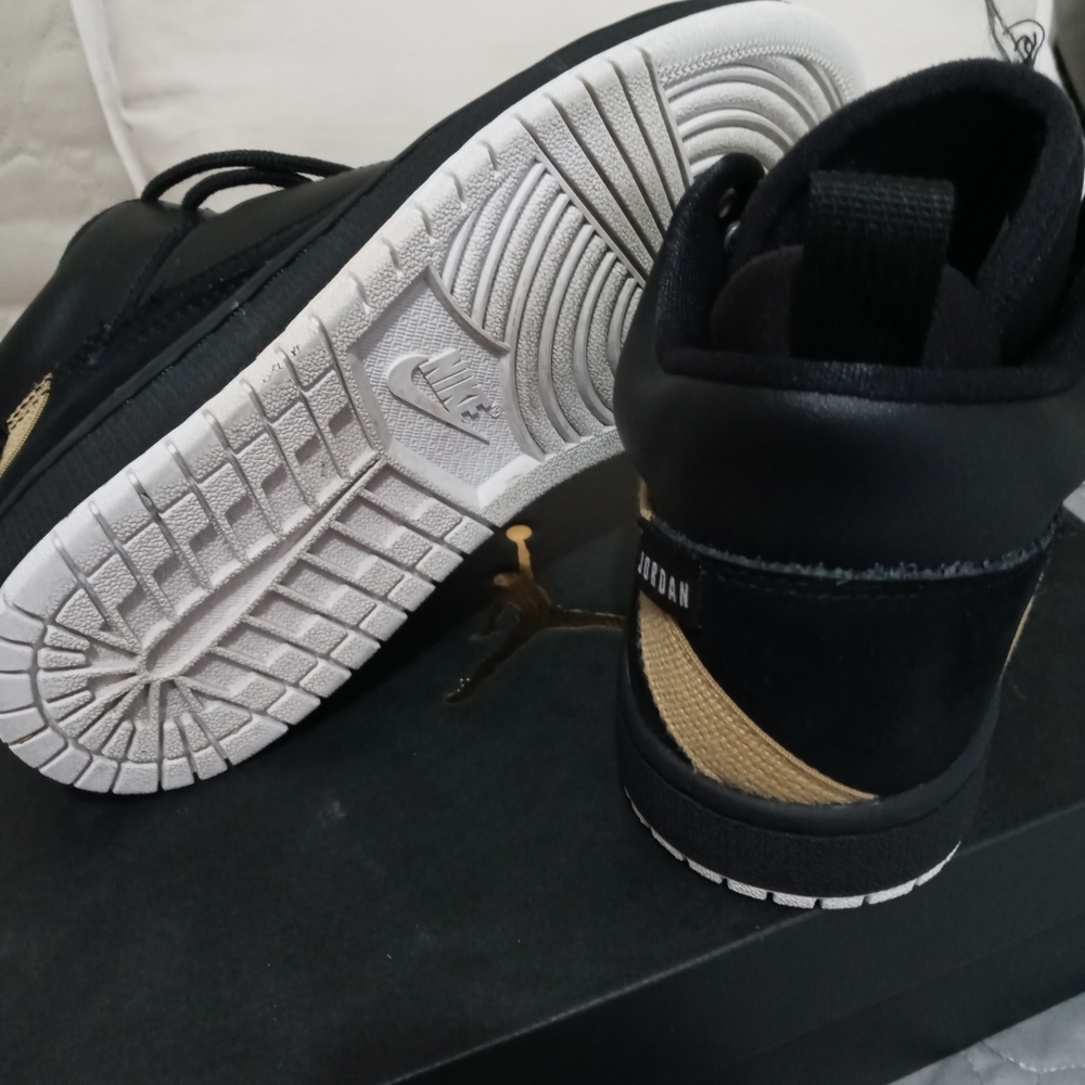 Awesome Classic Jordan Fadeaway Black 3.5y - Picture 4 of 6